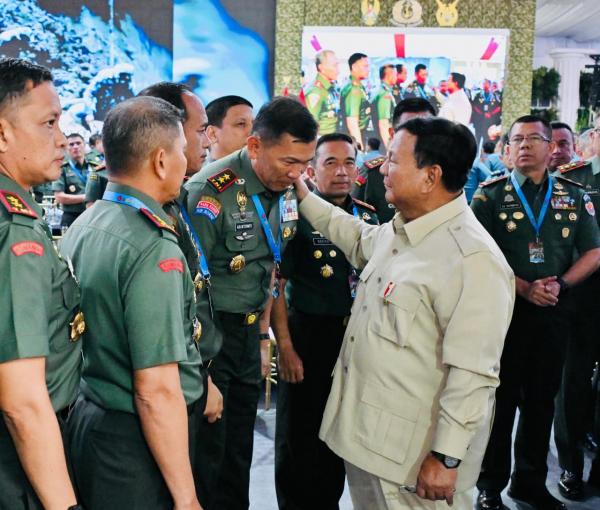 Kumpulkan 800 Perwira Tinggi di Istana, Presiden Prabowo Tekankan Kesiapsiagaan TNI-Polri