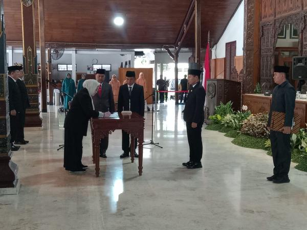 Plt Bupati Tulungagung Mutasi 21 Pejabat, Staf Kemendes PDTT Jadi Kepala DPMD