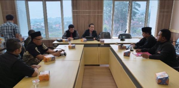 Audiensi ke Komisi I DPRD, Presidium Pegawai Pemerintah KBB Dukung PPPK Paruh Waktu Jadi ASN