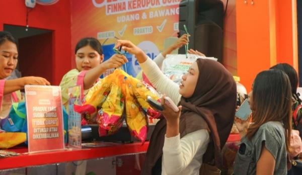 Bikin Penasaran, Kemasan Makanan di PRJ Surabaya Ini Bisa Dipakai Lagi Jadi Tas