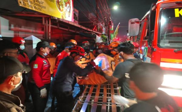 Tragis! Kebakaran di Kaliabang Bekasi Tewaskan 2 Orang, Api Diduga dari Pembakaran Wadah Telur