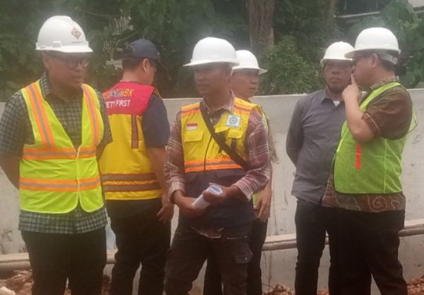 Turap Ditinggikan, Dua Pompa Baru Dipasang di Pasar Ceger