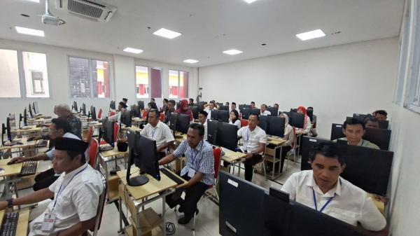 Bupati Aep Pantau Tes CAT Pilkades Karawang, 209 Cakades Ikut Seleksi