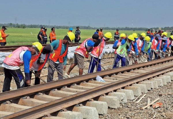 KAI Daop 3 Cirebon Ganti 16,7 Kilometer Rel, Perkuat Keselamatan Perjalanan