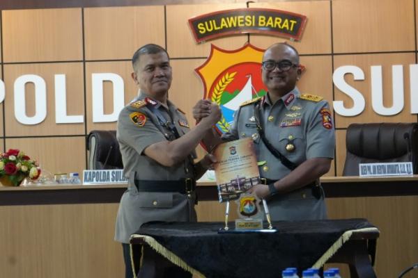 Lapsat Kapolda Sulbar, Totok Suharyanto Tegaskan Komitmen Lanjutkan Pengabdian Adi Deriyan