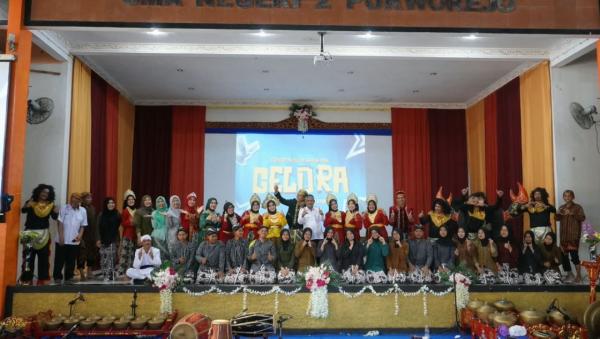 Bulan Bahasa SMAN 2 Purworejo , 25 Guru Pentaskan Ketoprak Ande-Ande Lumut