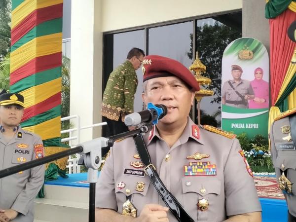 Sertijab Kapolda Kepri, Komjen Asep Safrudin Tahan Tangis saat Berpamitan