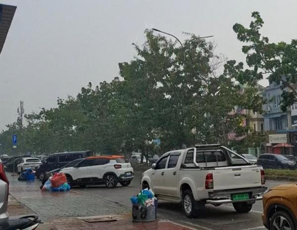 Hujan Turun di Batam, Kabut Asap Masih Tebal dan Udara Tidak Sehat