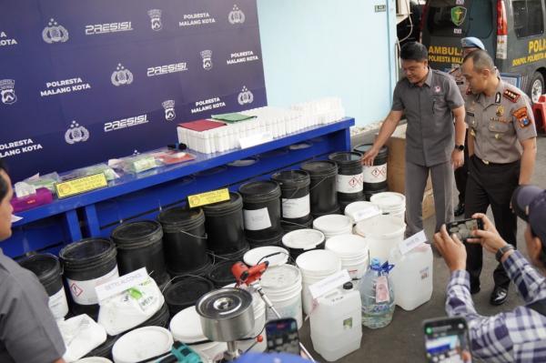 Polresta Malang Kota Ungkap Dugaan Kosmetik Ilegal, Sita 2 Ton Bahan Kimia