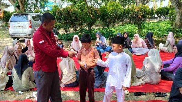 Pegawai Dinas Pertanian Aceh Barat Daya Santuni Anak Yatim