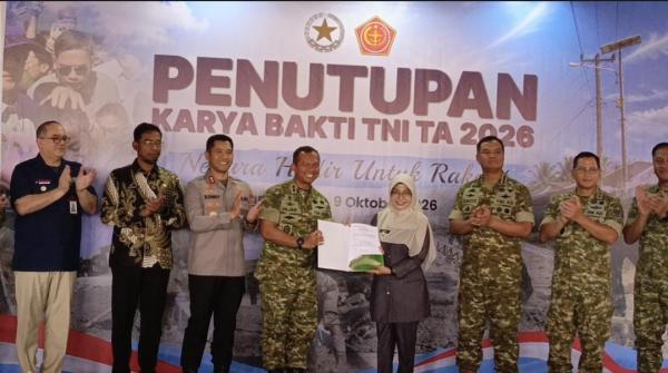 Jalan Rusak Jadi Kendala Warga, TNI Bangun Akses 18 Kilometer di Pandeglang