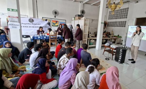 Dokter Gigi Dorong Kebiasaan Perawatan Mulut bagi Komunitas Inklusif di Surabaya