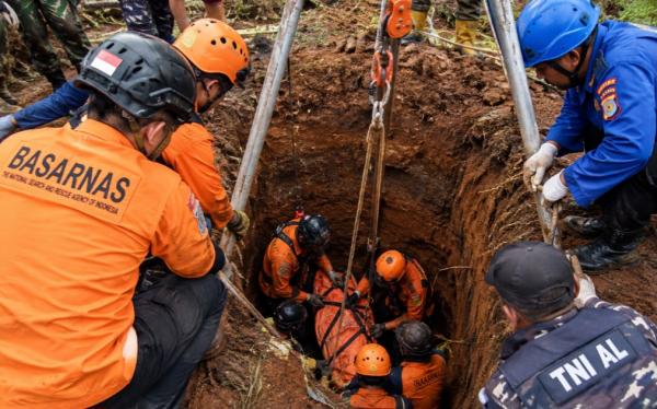 Gali Sumur Sedalam 15 Meter, Warga Malingping Lebak Tertimbun Longsor Dinding Tanah