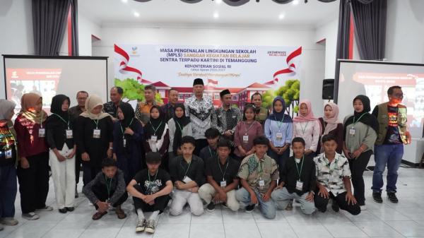 Rela Korbankan Mimpi demi Adik, Ahmad Kini Kembali Sekolah di Usia 26 Tahun