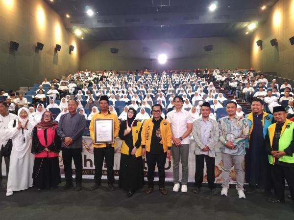 Lewat Film Edukasi Ibadah Umrah, BB Tour & Travel Karawang Raih Rekor MURI
