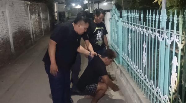 Polisi Tangkap Pencuri HP di Warung Jombang, Temukan Sabu di Rumah Penadah