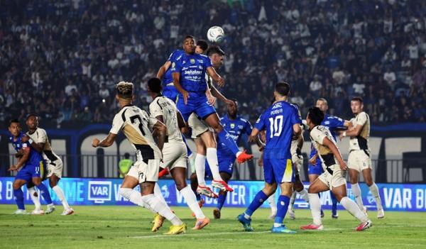 Persib vs Dewa United Berakhir 2-2, Dua Gol Cepat Selamatkan Maung Bandung