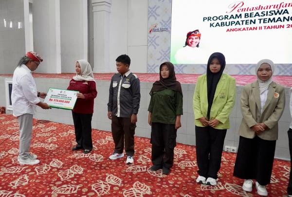 BAZNAS Temanggung Salurkan Beasiswa kepada 275 Pelajar dan Mahasiswa