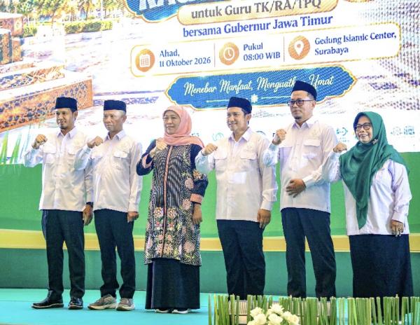 Khofifah Bagikan 1.000 Kacamata Gratis untuk Guru, Total Bantuan Tembus Rp400 Juta