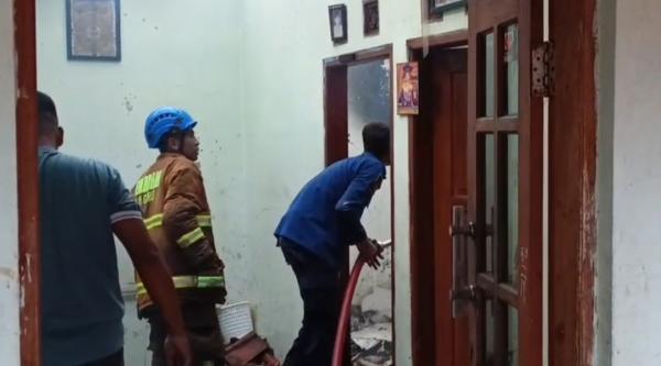 Rumah Semipermanen di Limbangan Garut Dilalap Api, Petugas Berhasil Padamkan
