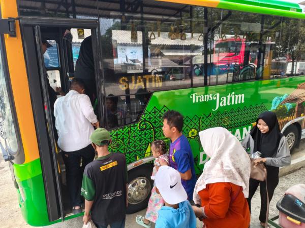 Trans Jatim Gratis di Hari Jadi ke-81 Jatim, Bus Dipadati Penumpang