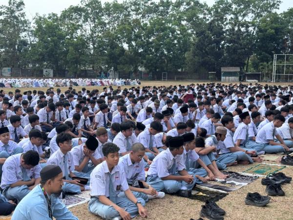 Kemarau Berkepanjangan, Ribuan Siswa Al Irsyad Purwokerto Gelar Shalat Istisqa Memohon Hujan