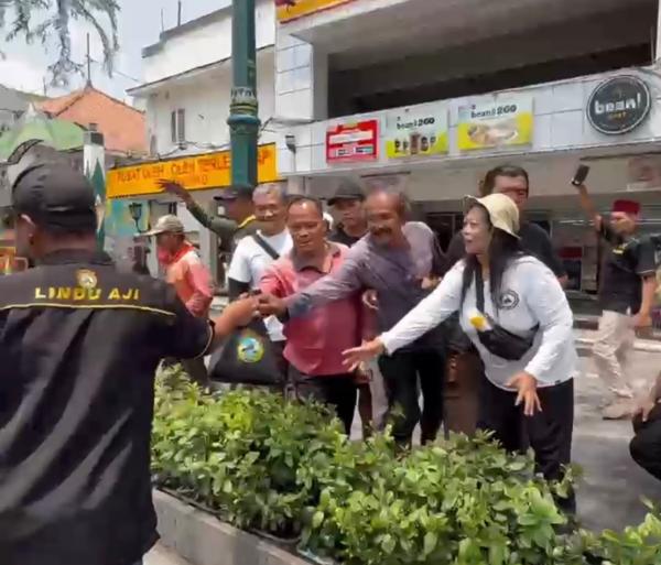 Sembako untuk Pejuang Jalanan Yogyakarta, Ormas ini Perkuat Sinergi dengan TNI