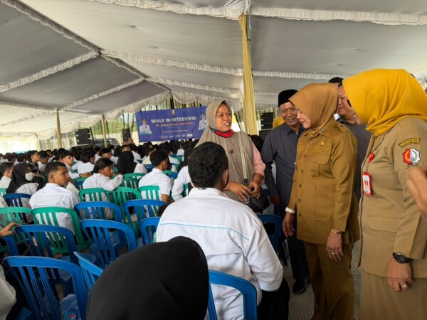 Buka Lowongan 3.000 Pekerja, Perusahaan Alas Kaki di Bojonegoro Diserbu 10.333 Pelamar