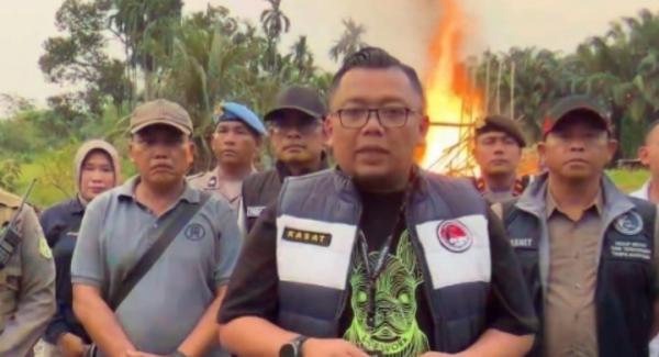 Tim Gabungan Gerebek Sarang Narkoba di Desa Serbajadi, Enam Barak Dibakar