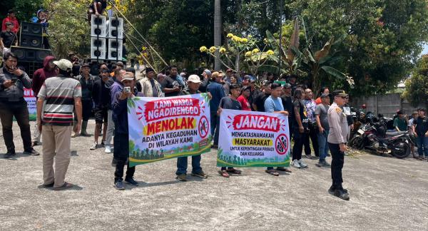 Ratusan Warga Ngadirenggo Blitar, Gelar Aksi Damai, Tolak Kegaduhan