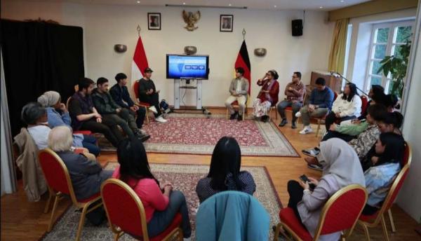 Jaga Kesehatan Mental, KJRI Hamburg Dorong WNI Saling Mendengar dan Menguatkan