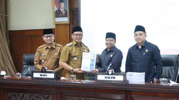 APBD Bukittinggi 2027 Defisit Rp337,85 Miliar, Enam Fraksi Minta Penjelasan