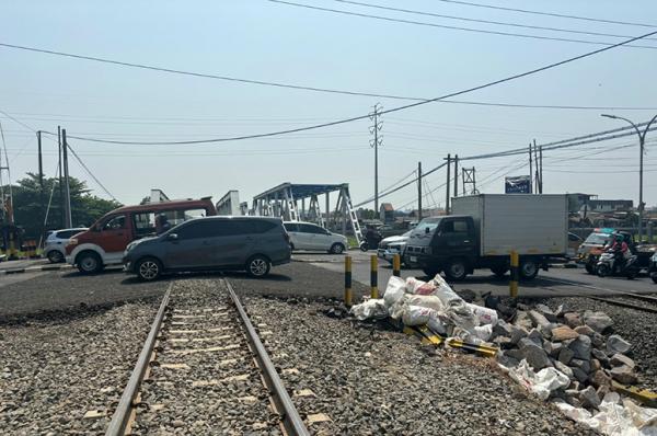 Ada Perbaikan di Pelintasan Sebidang Jalan Madukoro Semarang, Cek Buka Tutup Akses di Jam Ini