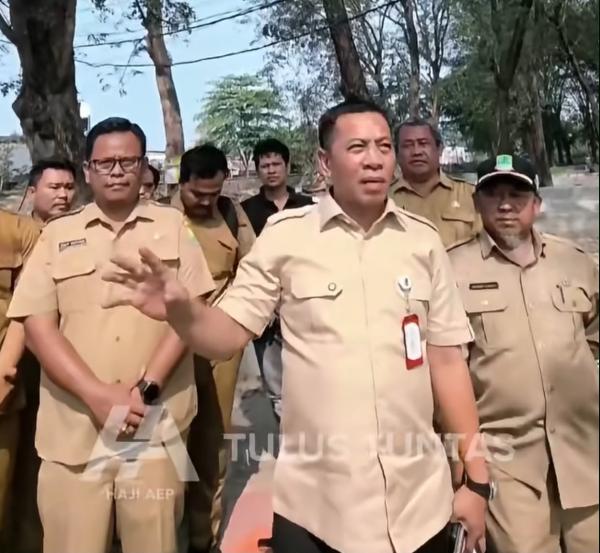 Tinjau Taman Ade Irma, Bupati Karawang Targetkan Penataan Rampung Desember 2026