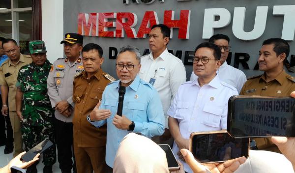 Kunjungi Sukoharjo, Zulkifli Hasan Tekankan KDKMP Harus Beroperasi