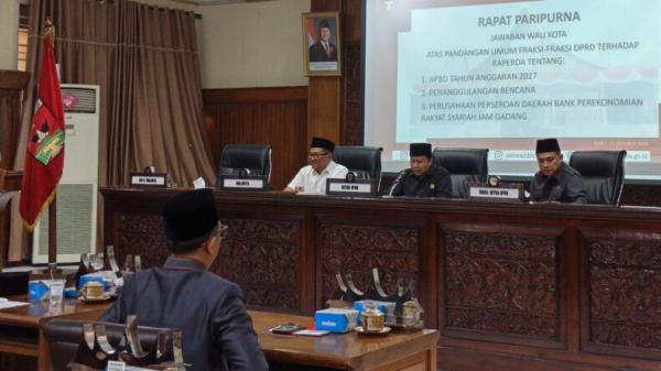 Ramlan Nurmatias Jawab DPRD soal Defisit APBD Bukittinggi 2027 Rp337,85 Miliar