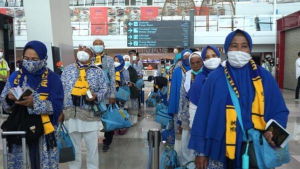 ‎Harapan Beribadah Tertunda, 400 Jemaah Umrah Asal Tangerang Menunggu Kepastian ‎