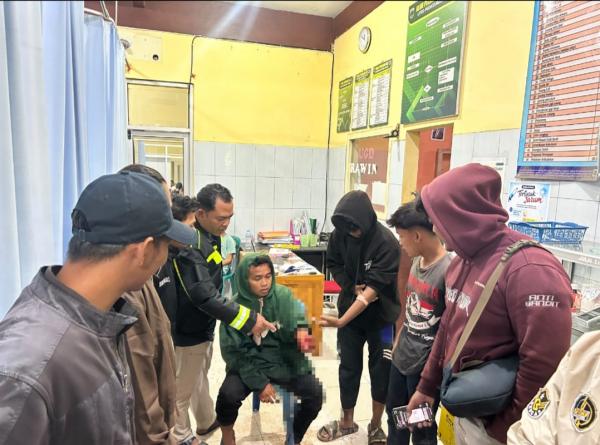 Ribut di Acara Hajatan,  Tiga Orang Pemuda Terluka Sabetan Senjata Tajam