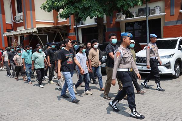 Geger Aksi Premanisme di Kudus: Kapolda Jateng Turun Tangan, Puluhan Debt Collector Ditangkap