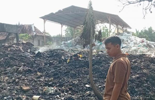 Gudang Plastik di Ngaringan Grobogan Ludes Terbakar! Diduga Akibat Sisa Pembakaran Sampah