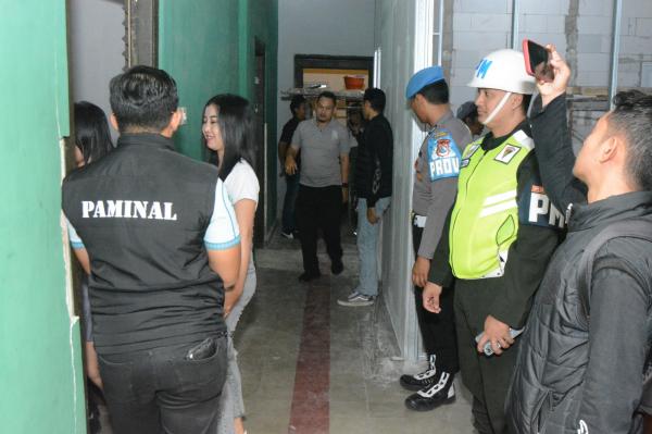 Razia Narkoba di Tempat Hiburan Malam Bondowoso,  Sejumlah Pengunjung Jalani Tes Urine