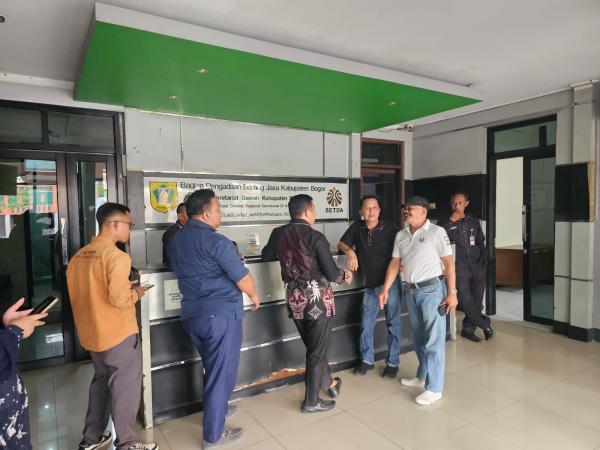 KPK Sidik Dugaan Korupsi PBJ Bogor, Kontraktor Mengaku Pernah Dimintai Rp300 Juta untuk 'Pimpinan'