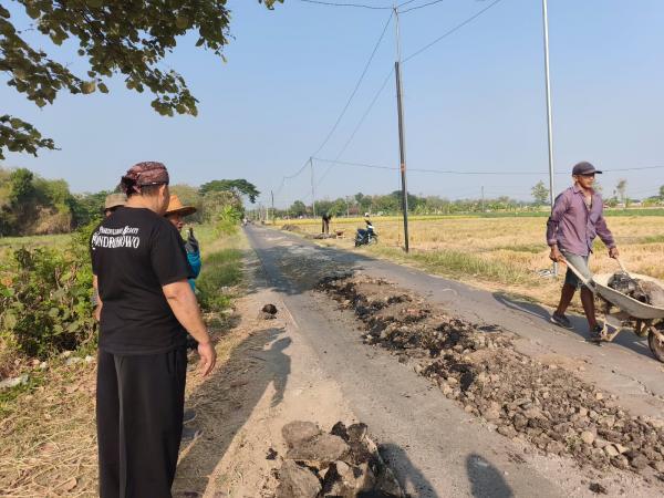 Jalan Penghubung Enam Desa di Sragen Rusak, BPD Terpilih Turun Tangan