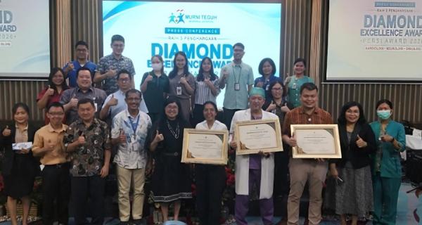 Layanan Jantung, Kanker, dan Saraf MTMH Sabet 3 Diamond Award Nasional