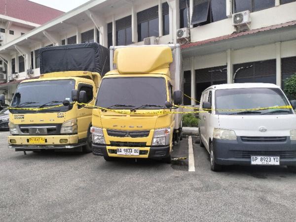 Polisi Buru Pemilik Miras Ilegal yang Kabur saat Penggerebekan di Batam