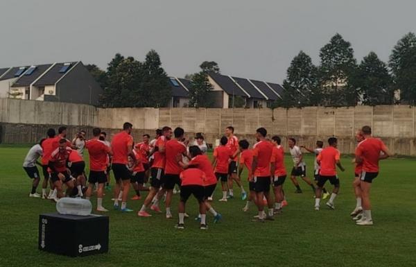 Persija Jakarta Bersiap Hadapi Persita Tangerang, Latihan Penuh Tawa