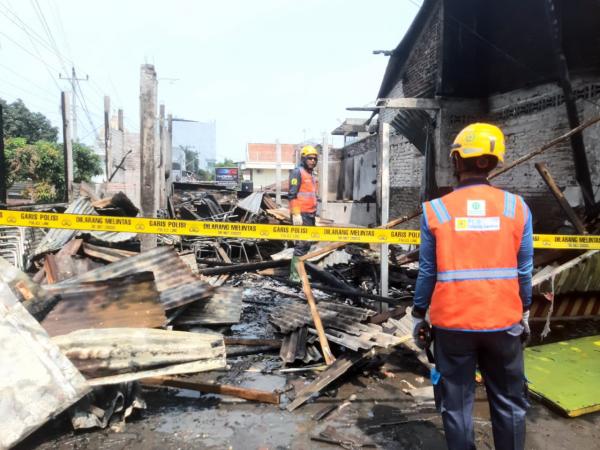 Warung Makan Padang Talago di Purwokerto Terbakar