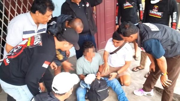 Bawa Ransel Hitam Isi 1 Kg Sabu, Pria 39 Tahun Ini Pasrah Diangkut Polisi