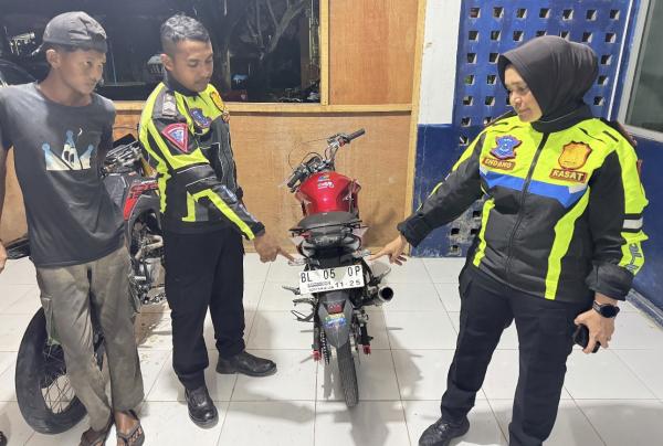 Gebrakan Tengah Malam! Satlantas Polres Pidie Jaya Sikat Knalpot Brong, 10 Motor Ditertibkan