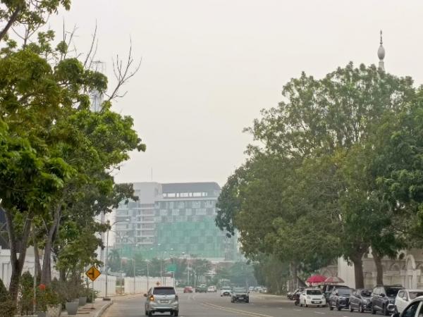 Kabut Asap Ganggu Penerbangan di Batam, 3 Rute Delay hingga 2 Jam